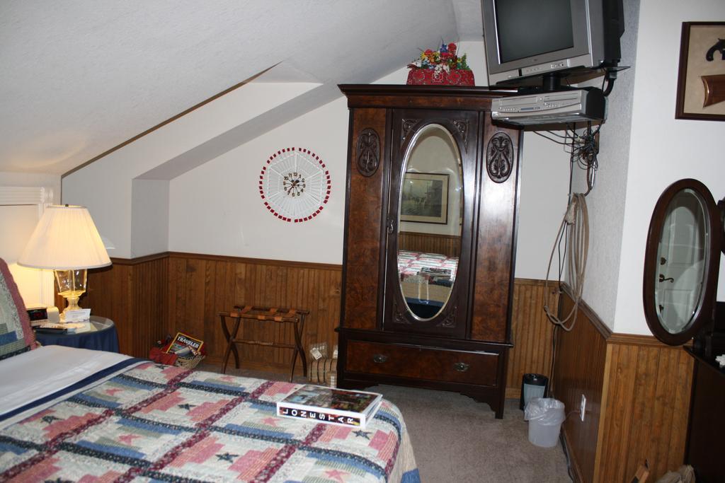 Woodrow House Bed & Breakfast Лаббок Экстерьер фото
